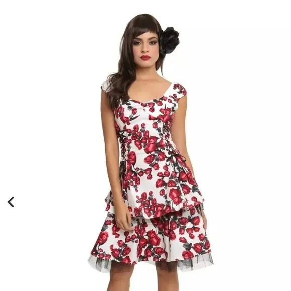 Hearts & Roses Ruffle Tiered Dress Curset Tie - Picture 3 of 13